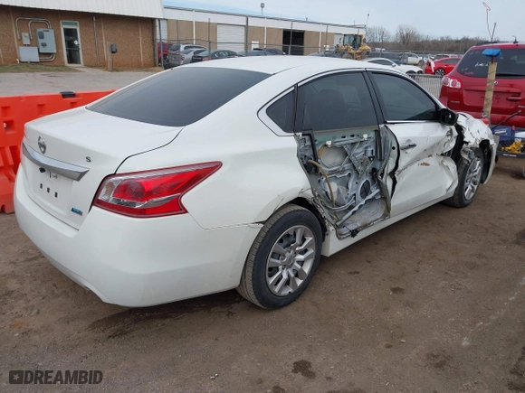 2013 Nissan Altima 2.5 SL with VIN 1N4AL3APXDN574001, listed as a IAAI auction lot 41772266 with 134,674 mi miles. Bid and sale history available at carsss.com. Image 4.