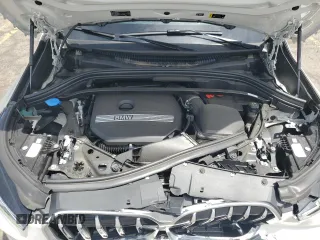 2023 BMW X1 xDrive28i z VIN WBX73EF02P5Y15293, wystawiony jako Copart lot #57629965 z przebiegiem 7 381 mil mil oraz Szkoda całkowita • Salvage title. Historia ofert i sprzedaży dostępna na DreamBid. Obrazek 12.