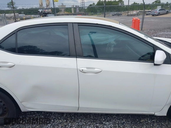 2014 Toyota Corolla L z VIN 5YFBURHEXEP003003, wystawiony jako IAAI lot #42615023 z przebiegiem 224 631 mil mil oraz . Historia ofert i sprzedaży dostępna na DreamBid. Obrazek 14.
