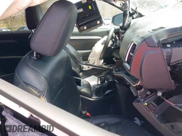 2016 Toyota Highlander XLE z VIN 5TDJKRFH8GS231543, wystawiony jako IAAI lot #42071117 z przebiegiem Nie podano mil oraz . Historia ofert i sprzedaży dostępna na DreamBid. Obrazek 5.