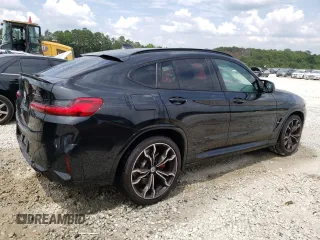 2022 BMW X4 M z VIN 5YM23EC02N9M62773, wystawiony jako Copart lot #53100254 z przebiegiem 9566 mil mil oraz Szkody całkowita. Historia ofert i sprzedaży dostępna na DreamBid. Obrazek 3.