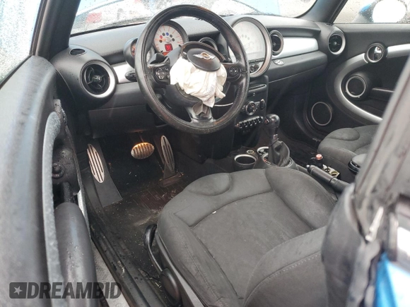 2011 MINI Convertible S с VIN WMWZP3C52BTX82943, выставлен на аукционе Copart как лот 81586044 с пробегом 145 543 миль миль и Списание • Salvage title. История ставок и продаж доступна на DreamBid. Изображение 8.
