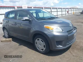 2008 Scion xD z VIN JTKKU10498J005993, wystawiony jako IAAI lot #42330566 z przebiegiem 114 876 mil mil oraz . Historia ofert i sprzedaży dostępna na DreamBid. Obrazek 1.