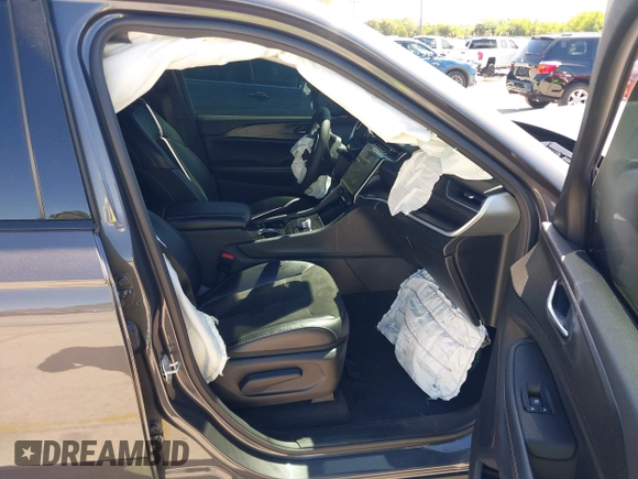 2023 Jeep Grand Cherokee Altitude with VIN 1C4RJJAG0P8814120, listed as a IAAI auction lot 41853023 with 30,313 mi miles and . Bid and sale history available at DreamBid. Image 5.