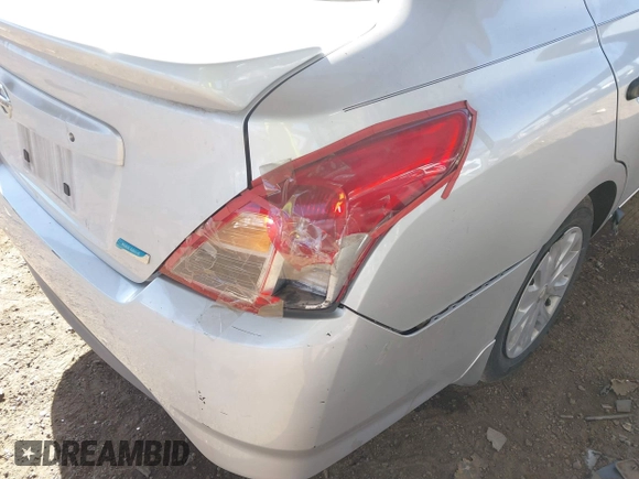 2015 Nissan Versa SV with VIN 3N1CN7AP7FL958280, listed as a IAAI auction lot 41414909 with 93,045 mi miles. Bid and sale history available at carsss.com. Image 6.
