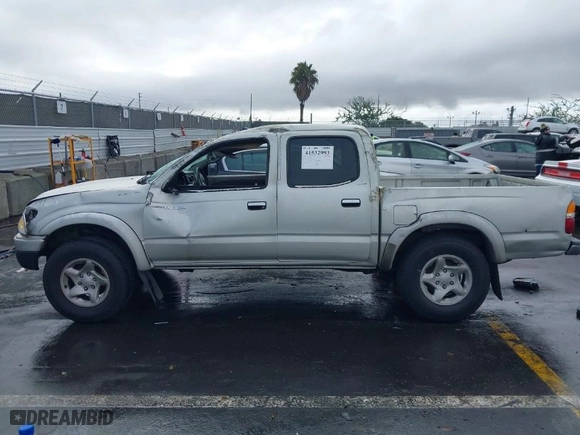 2001 Toyota Tacoma PreRunner with VIN 5TEGN92N21Z809014, listed as a IAAI auction lot 41532993 with NaN miles. Bid and sale history available at carsss.com. Image 14.