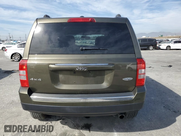 2016 Jeep Patriot Latitude with VIN 1C4NJRFB3GD586468, listed as a Copart auction lot 43583485 with 82,164 mi miles and Salvage Title. Bid and sale history available at carsss.com. Image 6.