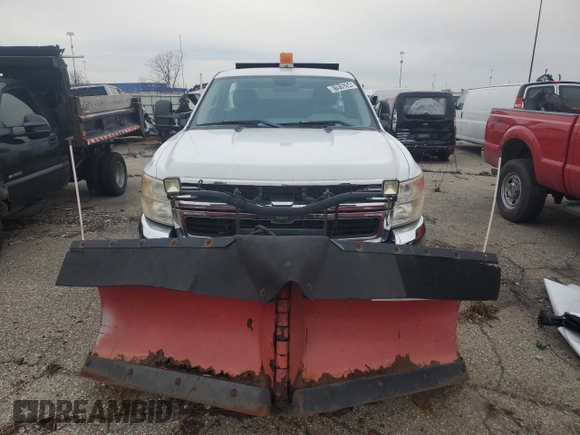 2010 Chevrolet Silverado 3500HD SRW Work Truck with VIN 1GC3KZBG3AF135364, listed as a Copart auction lot 81916204 with 8,252 mi miles and Clean Title. Bid and sale history available at DreamBid. Image 5.