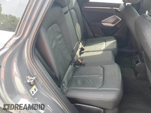 2020 Audi Q3 Premium z VIN WA1AECF33L1008711, wystawiony jako Copart lot #53907995 z przebiegiem 64 411 mil mil oraz Szkoda całkowita • Salvage title. Historia ofert i sprzedaży dostępna na DreamBid. Obrazek 10.