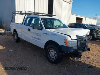2013 Ford F-150 XL with VIN 1FTFX1CF4DFC06470, listed as a IAAI auction lot 41100177 with 195,415 mi miles. Bid and sale history available at carsss.com. Image 1.