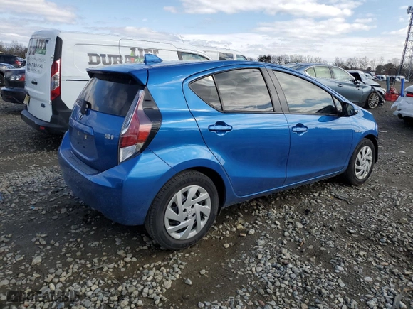 2015 Toyota Prius c One with VIN JTDKDTB31F1576723, listed as a Copart auction lot 47515995 with 91,692 mi miles and Salvage Title. Bid and sale history available at carsss.com. Image 3.