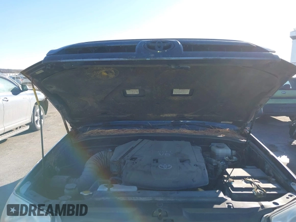 2004 Toyota 4Runner SR5 with VIN JTEBU14R948021377, listed as a IAAI auction lot 41667698 with 239,676 mi miles and . Bid and sale history available at DreamBid. Image 10.