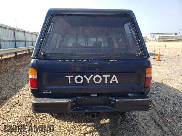 1993 Toyota Pickup DLX с VIN 4TAVN13D4PZ156264, выставлен на аукционе Copart как лот 59702885 с пробегом 199 184 миль миль и Списание • Salvage title. История ставок и продаж доступна на DreamBid. Изображение 6.