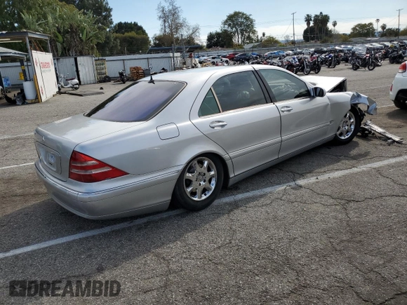 2001 Mercedes-Benz S-Class with VIN WDBNG75J01A187018, listed as a Copart auction lot 44502433 with 0 mi miles and Salvage Title. Bid and sale history available at carsss.com. Image 3.