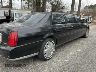 2004 Cadillac DeVille Limousine z VIN 1GEEH90Y24U550055, wystawiony jako Copart lot #42157535 z przebiegiem 44 344 mil mil oraz Czysty tytuł • Clean title. Historia ofert i sprzedaży dostępna na DreamBid. Obrazek 4.