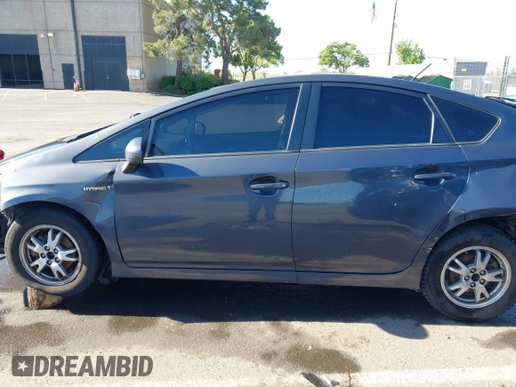 2011 Toyota Prius I z VIN JTDKN3DU5B1458400, wystawiony jako IAAI lot #42244466 z przebiegiem Nie podano mil oraz . Historia ofert i sprzedaży dostępna na DreamBid. Obrazek 15.