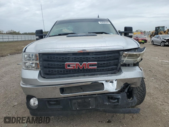 2012 GMC Sierra 2500HD SLT with VIN 1GT121E89CF112381, listed as a Copart auction lot 83098594 with 240,168 mi miles and Salvage title. Bid and sale history available at DreamBid. Image 5.