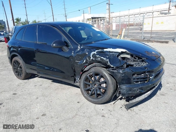 2013 Porsche Cayenne Diesel with VIN WP1AF2A27DLA35653, listed as a IAAI auction lot 41631486 with 115,745 mi miles. Bid and sale history available at carsss.com. Image 1.
