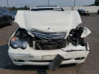 2004 Mercedes-Benz C 320 with VIN WDBRF64J64F449079, listed as a Copart auction lot 70637514 with 130,830 mi miles and Salvage Title. Bid and sale history available at DreamBid. Image 5.