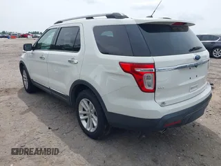 2011 Ford Explorer XLT with VIN 1FMHK8D89BGA79010, listed as a IAAI auction lot 42094330 with 381,624 mi miles and . Bid and sale history available at DreamBid. Image 3.