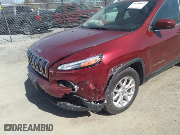 2014 Jeep Cherokee Latitude with VIN 1C4PJMCS7EW229179, listed as a IAAI auction lot 41793922 with 137,042 mi miles. Bid and sale history available at carsss.com. Image 6.