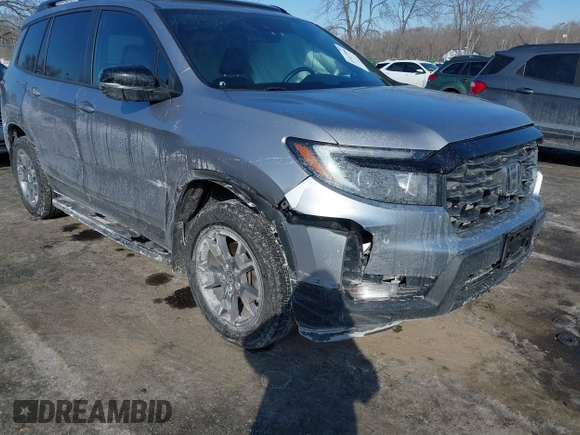 2022 Honda Passport TrailSport with VIN 5FNYF8H61NB000381, listed as a IAAI auction lot 41417954 with 32,753 mi miles and . Bid and sale history available at DreamBid. Image 6.