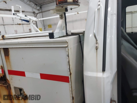 2011 Ford F-350 with VIN 1FDBF3B63BEB77511, listed as a IAAI auction lot 42383405 with 271,011 mi miles and . Bid and sale history available at DreamBid. Image 8.