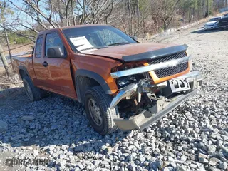 2005 Chevrolet Colorado LS Z71 with VIN 1GCDT196358154331, listed as a IAAI auction lot 41499278 with 206,215 mi miles. Bid and sale history available at carsss.com. Image 1.