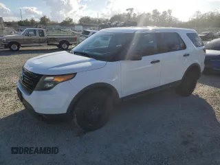 2013 Ford Utility Police Interceptor with VIN 1FM5K7AR9DGC15889, listed as a Copart auction lot 44801255 with 124,932 mi miles and Clean Title. Bid and sale history available at carsss.com. Image 1.