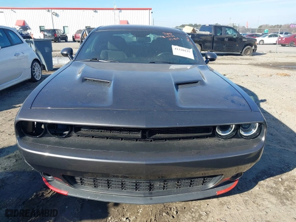 2019 Dodge Challenger SXT with VIN 2C3CDZGGXKH683563, listed as a IAAI auction lot 41320137 with 60,490 mi miles. Bid and sale history available at carsss.com. Image 13.