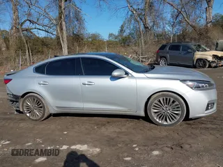 2017 Kia Cadenza Limited with VIN KNALC4J13H5092381, listed as a IAAI auction lot 41418629 with 124,694 mi miles. Bid and sale history available at carsss.com. Image 13.