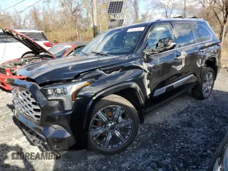 2024 Toyota Sequoia SR5 with VIN 7SVAAABAXRX028072, listed as a Copart auction lot 42030085 with 9,568 mi miles and Salvage Title. Bid and sale history available at carsss.com. Image 1.