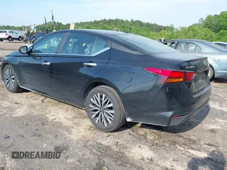 2025 Nissan Altima SV with VIN 1N4BL4DV2SN307873, listed as a IAAI auction lot 42152604 with 14,585 mi miles and . Bid and sale history available at DreamBid. Image 3.