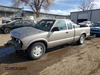 2003 GMC Sonoma with VIN 1GTCS19HX38248963, listed as a Copart auction lot 43984555 with 182,713 mi miles and Salvage Title. Bid and sale history available at DreamBid. Image 1.
