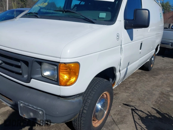 2005 Ford Econoline Cargo with VIN 1FTNE24L55HA27985, listed as a IAAI auction lot 41933293 with 63,486 mi miles. Bid and sale history available at carsss.com. Image 6.