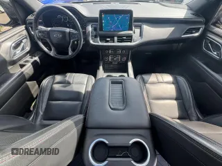 2021 Chevrolet Suburban RST z VIN 1GNSCEKD7MR335410, wystawiony jako Copart lot #59538955 z przebiegiem 184 730 mil mil oraz Czysty tytuł • Clean title. Historia ofert i sprzedaży dostępna na DreamBid. Obrazek 7.