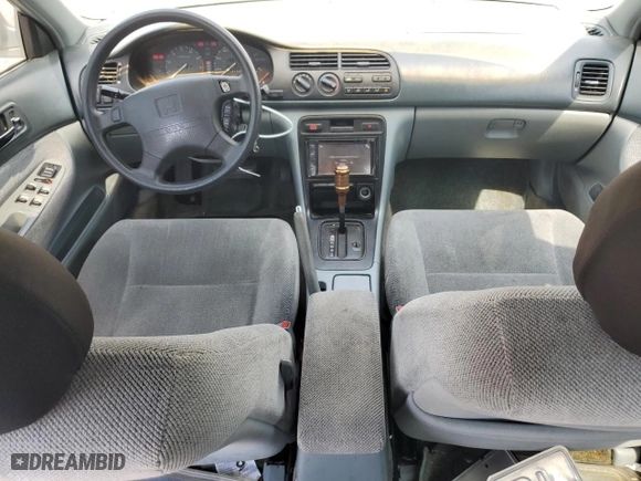 1994 Honda Accord EX with VIN JHMCD5659RC081737, listed as a Copart auction lot 62178134 with 214,158 mi miles and Clean Title. Bid and sale history available at carsss.com. Image 8.