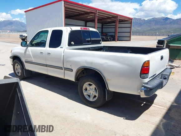 2000 Toyota Tundra SR5 with VIN 5TBRT3413YS097893, listed as a IAAI auction lot 42221710 with 213,142 mi miles and . Bid and sale history available at DreamBid. Image 3.