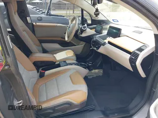 2016 BMW i3 z VIN WBY1Z4C50GV506206, wystawiony jako IAAI lot #41928411 z przebiegiem 41 148 mil mil oraz . Historia ofert i sprzedaży dostępna na DreamBid. Obrazek 5.