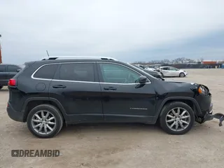 2017 Jeep Cherokee Limited with VIN 1C4PJLDB2HD231916, listed as a IAAI auction lot 41633365 with 112,256 mi miles. Bid and sale history available at carsss.com. Image 13.