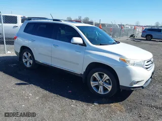 2012 Toyota Highlander Limited with VIN 5TDYK3EH2CS050221, listed as a IAAI auction lot 41663898 with 205,714 mi miles. Bid and sale history available at carsss.com. Image 1.