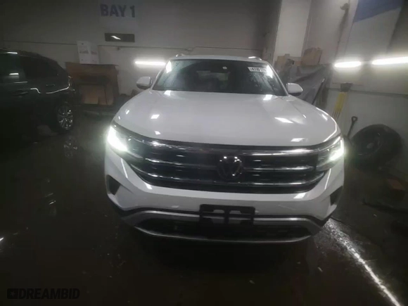 2023 Volkswagen Atlas Cross Sport 3.6L V6 SE w/Technology with VIN 1V2KE2CA1PC216196, listed as a Copart auction lot 41991765 with 20,861 mi miles and Salvage Title. Bid and sale history available at carsss.com. Image 13.