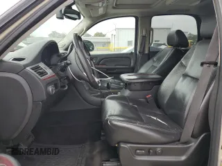 2008 Cadillac Escalade z VIN 1GYFK63878R205065, wystawiony jako Copart lot #56171965 z przebiegiem Nie podano mil oraz Szkoda całkowita • Salvage title. Historia ofert i sprzedaży dostępna na DreamBid. Obrazek 7.