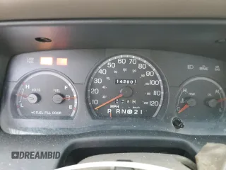 1999 Ford Crown Victoria z VIN 2FAFP73W4XX137040, wystawiony jako Copart lot #83741244 z przebiegiem 142 901 mil mil oraz Szkoda całkowita • Salvage title. Historia ofert i sprzedaży dostępna na DreamBid. Obrazek 9.