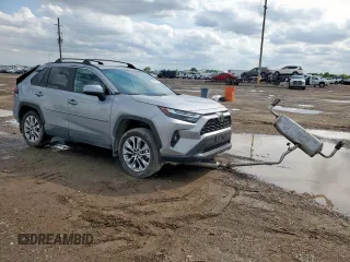 2025 Toyota RAV4 XLE Premium with VIN 2T3A1RFV6SC501208, listed as a Copart auction lot 58130915 with 5,196 mi miles and Salvage title. Bid and sale history available at DreamBid. Image 4.