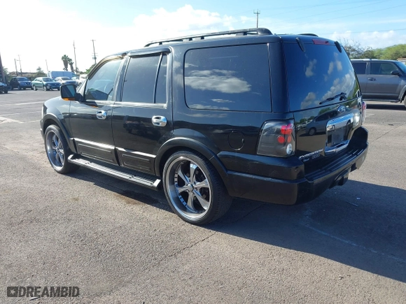 2005 Ford Expedition Eddie Bauer with VIN 1FMPU17505LA25797, listed as a IAAI auction lot 41860548 with 130,044 mi miles. Bid and sale history available at carsss.com. Image 3.