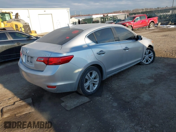 2013 Acura ILX with VIN 19VDE1F3XDE002337, listed as a IAAI auction lot 41417917 with 170,373 mi miles. Bid and sale history available at carsss.com. Image 4.