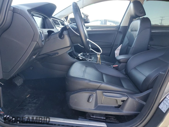 2019 Volkswagen Golf SEL Premium z VIN WVWPR7AU9KW907568, wystawiony jako Copart lot #48377725 z przebiegiem 66 920 mil mil oraz Czysty tytuł • Clean title. Historia ofert i sprzedaży dostępna na DreamBid. Obrazek 7.