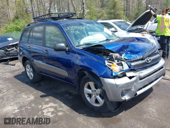 2005 Toyota RAV4 with VIN JTEGD20V350094758, listed as a IAAI auction lot 42033815 with 205,175 mi miles. Bid and sale history available at carsss.com. Image 1.