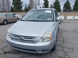 2008 Kia Sedona LX with VIN KNDMB233X86247628, listed as a IAAI auction lot 41918756 with 89,463 mi miles. Bid and sale history available at carsss.com. Image 6.